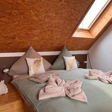 Seeglueck Seegold - Moderne Maisonette-Wohnung Mit Balkon Und Parkplatz In Seenaehe In Konstanz-Dingels-Dorf Luaran gambar
