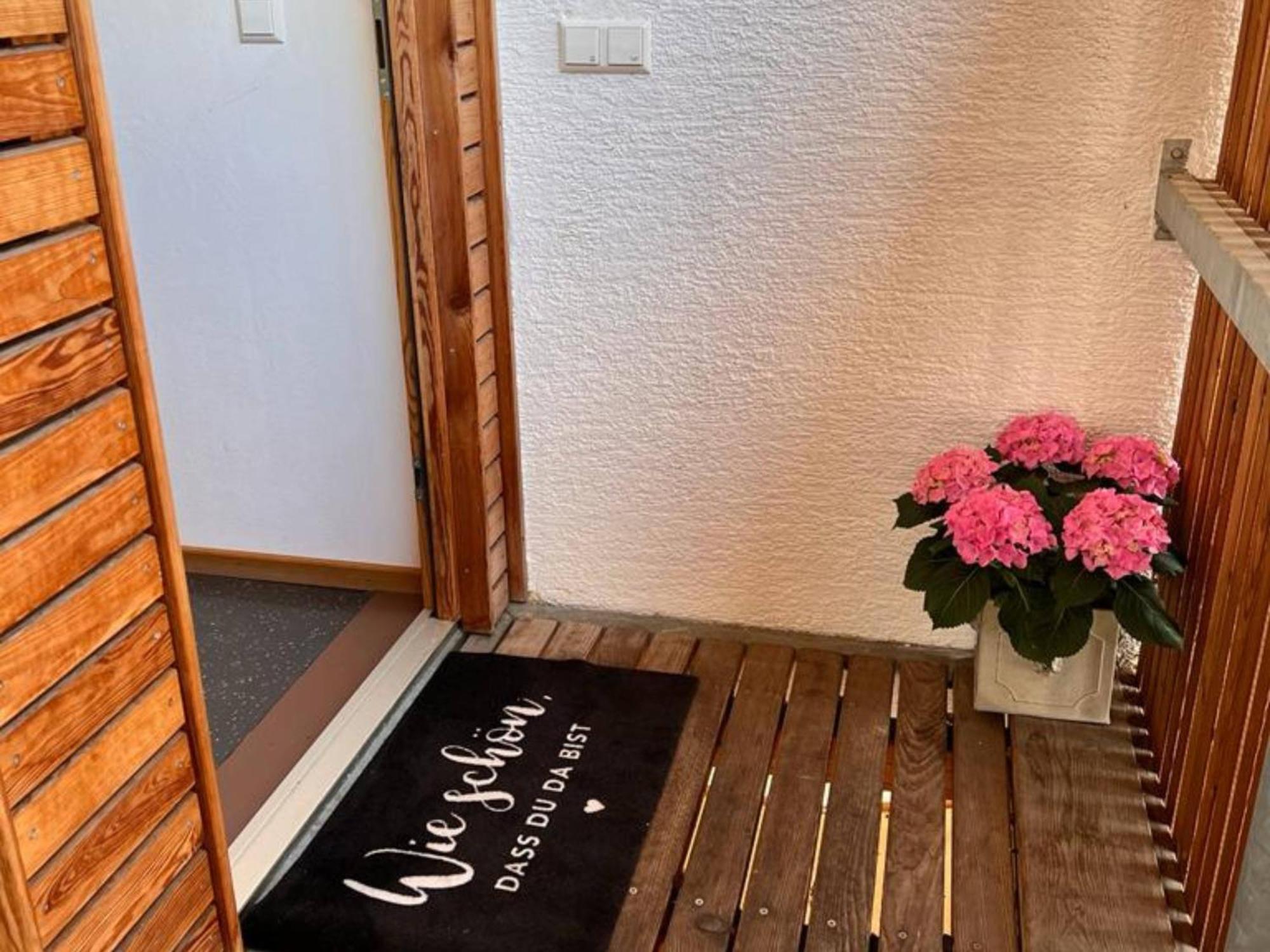 Seeglueck Seegold - Moderne Maisonette-Wohnung Mit Balkon Und Parkplatz In Seenaehe In Konstanz-Dingels-Dorf Luaran gambar